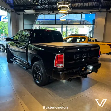 RAM Classic 5.7 V8 32V 4P HEMI LARAMIE NIGHT EDITION AUTOMTICO, Foto 14