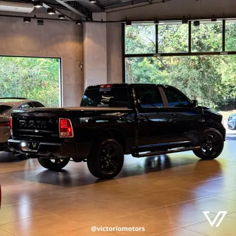 RAM Classic 5.7 V8 32V 4P HEMI LARAMIE NIGHT EDITION AUTOMTICO, Foto 17