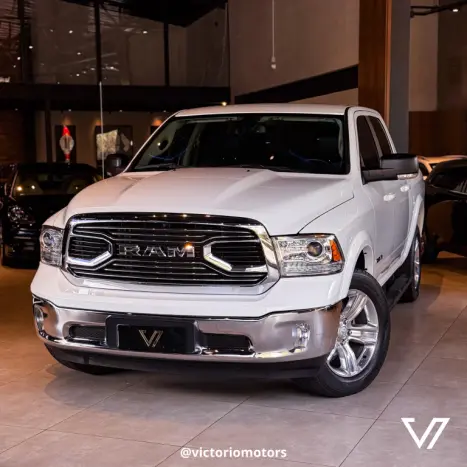 RAM Classic 5.7 V8 32V 4P HEMI LARAMIE AUTOMTICO, Foto 2