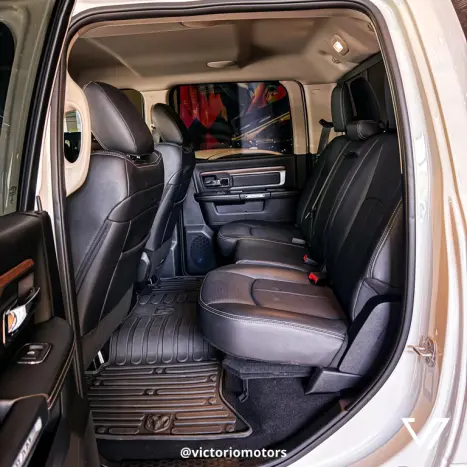 RAM Classic 5.7 V8 32V 4P HEMI LARAMIE AUTOMTICO, Foto 9
