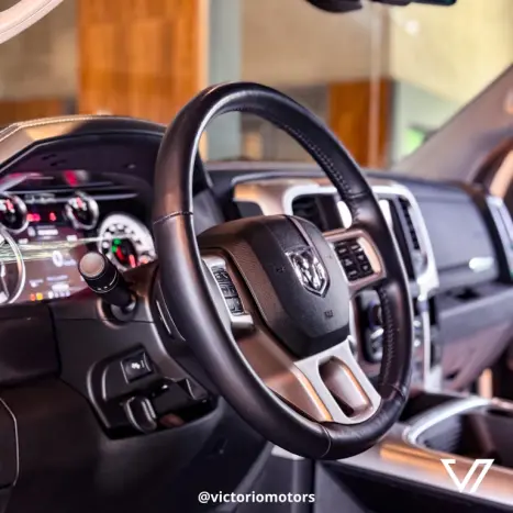 RAM Classic 5.7 V8 32V 4P HEMI LARAMIE AUTOMTICO, Foto 10