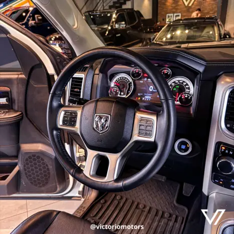 RAM Classic 5.7 V8 32V 4P HEMI LARAMIE AUTOMTICO, Foto 14