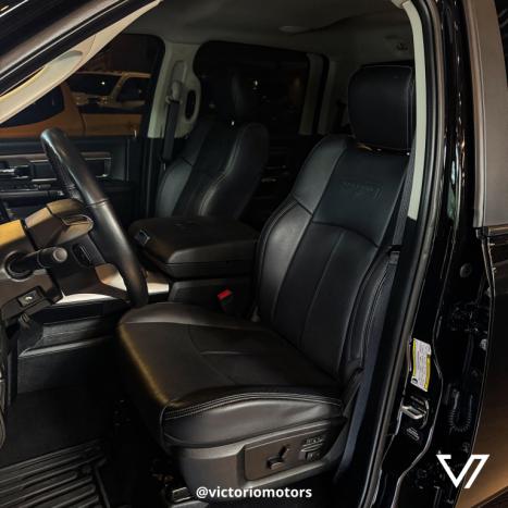 RAM Classic 5.7 V8 32V 4P HEMI LARAMIE NIGHT EDITION AUTOMTICO, Foto 5