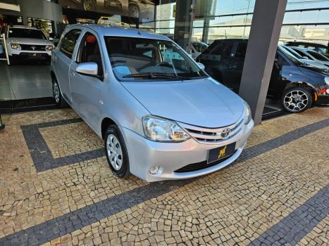 TOYOTA Etios Hatch 1.3 16V 4P FLEX X, Foto 2