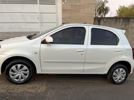 TOYOTA Etios Hatch 1.3 16V 4P FLEX X, Foto 1