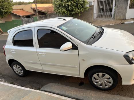 TOYOTA Etios Hatch 1.3 16V 4P FLEX X, Foto 2