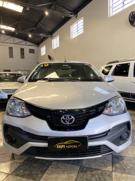 TOYOTA Etios Hatch 1.3 16V 4P FLEX X, Foto 2