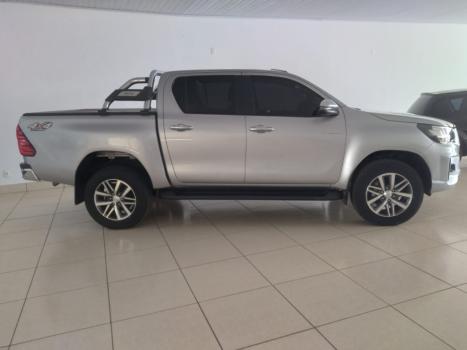 TOYOTA Hilux Caminhonete 2.8 16V SRV 4X4 DIESEL CABINE DUPLA AUTOMTICO, Foto 3