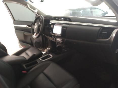 TOYOTA Hilux Caminhonete 2.8 16V SRV 4X4 DIESEL CABINE DUPLA AUTOMTICO, Foto 8