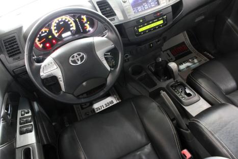 TOYOTA Hilux Caminhonete 3.0 4P 4X4 SRV TURBO DIESEL CABINE DUPLA AUTOMTICO, Foto 18