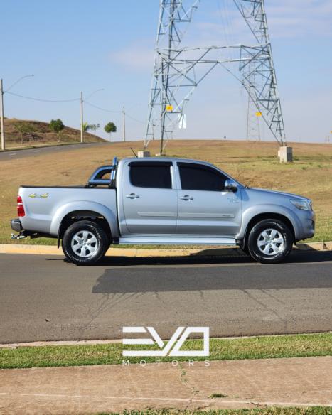 TOYOTA Hilux Caminhonete 2.7 16V 4P SRV FLEX 4X4  CABINE DUPLA AUTOMTICO, Foto 4