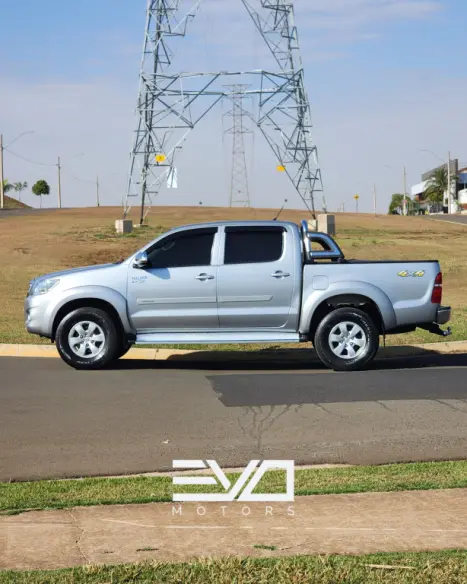 TOYOTA Hilux Caminhonete 2.7 16V 4P SRV FLEX 4X4  CABINE DUPLA AUTOMTICO, Foto 8
