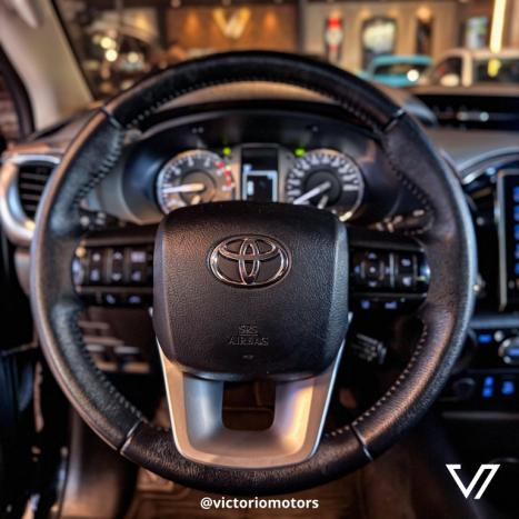 TOYOTA Hilux Caminhonete 2.8 16V SRX 4X4 TURBO DIESEL CABINE DUPLA AUTOMTICO, Foto 15