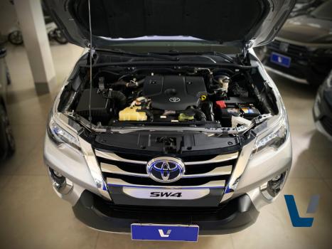 TOYOTA Hilux SW4 2.8 16V 4P SRX 4X4 7 LUGARES TURBO DIESEL AUTOMTICO, Foto 12