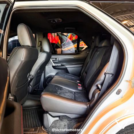 TOYOTA Hilux SW4 2.8 16V 4P GR-S 7 LUGARES 4X4 TURBO DIESEL AUTOMTICO, Foto 8