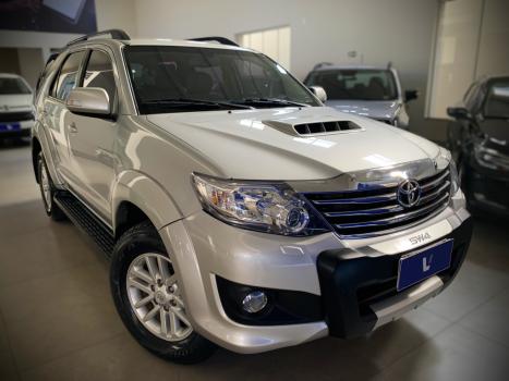 TOYOTA Hilux SW4 3.0 16V 4P SRV 4X4 7 LUGARES TURBO DIESEL AUTOMTICO, Foto 3