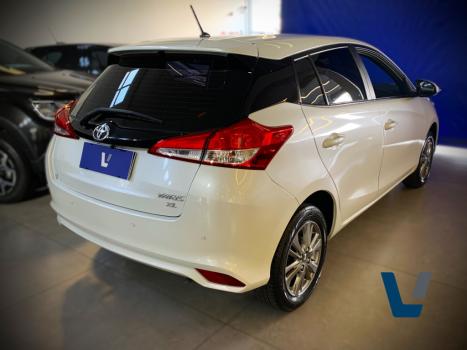 TOYOTA Yaris Hatch 1.5 16V 4P FLEX XL PLUS CONNECT MULTIDRIVE AUTOMTICO CVT, Foto 4