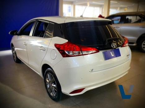 TOYOTA Yaris Hatch 1.5 16V 4P FLEX XL PLUS CONNECT MULTIDRIVE AUTOMTICO CVT, Foto 6