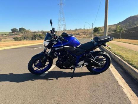 YAMAHA MT-03 300 ABS, Foto 4