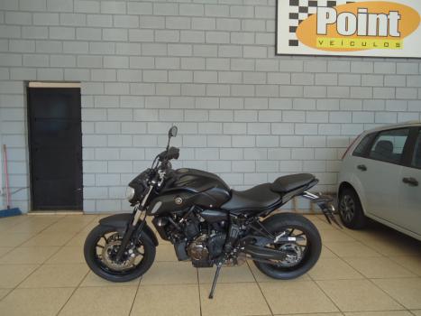 YAMAHA MT-07 700 ABS, Foto 1