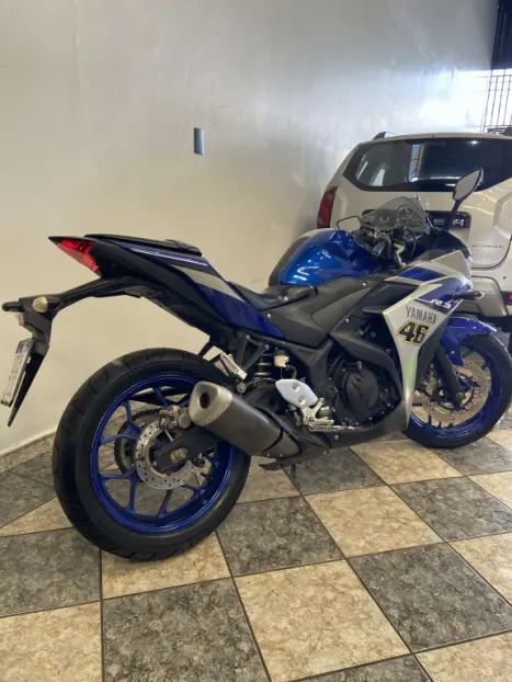 YAMAHA YZF R3 320 ABS, Foto 3