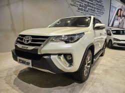 TOYOTA Hilux SW4 2.8 16V 4P SRX 4X4 7 LUGARES TURBO DIESEL AUTOMTICO
