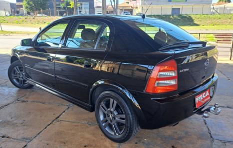 CHEVROLET Astra Hatch 2.0 4P ELEGANCE FLEX, Foto 4 CHEVROLET Astra Hatch 2.0 4P ELEGANCE FLEX, Foto 4