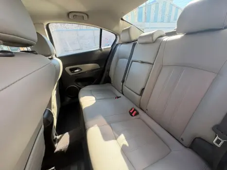 CHEVROLET Cruze Sedan 1.8 16V 4P LTZ ECOTEC FLEX AUTOM�TICO, Foto 9