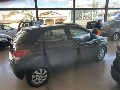 CHEVROLET Onix Hatch 1.0 4P FLEX LS, Foto 4