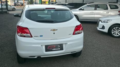 CHEVROLET Onix Hatch 1.0 4P FLEX JOY, Foto 3
