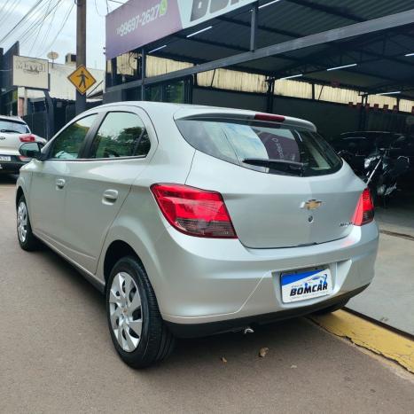CHEVROLET Onix Hatch 1.4 4P FLEX LT, Foto 6