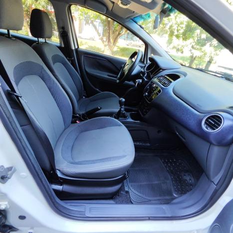 FIAT Punto 1.4 4P FLEX ATTRACTIVE ITALIA, Foto 10 FIAT Punto 1.4 4P FLEX ATTRACTIVE ITALIA, Foto 10
