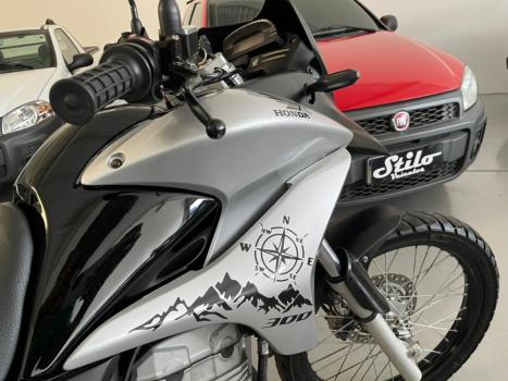 HONDA XRE 300 ABS, Foto 3