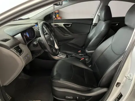 HYUNDAI Elantra , Foto 7