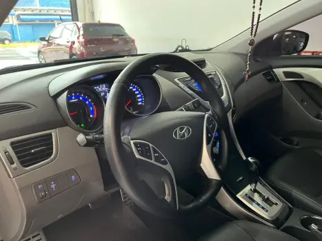 HYUNDAI Elantra , Foto 8