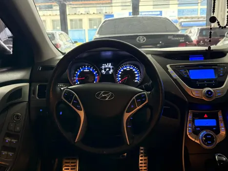 HYUNDAI Elantra , Foto 9