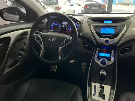 HYUNDAI Elantra , Foto 11