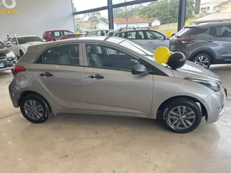 HYUNDAI HB 20 Hatch 1.0 12V 4P FLEX COMFORT, Foto 4