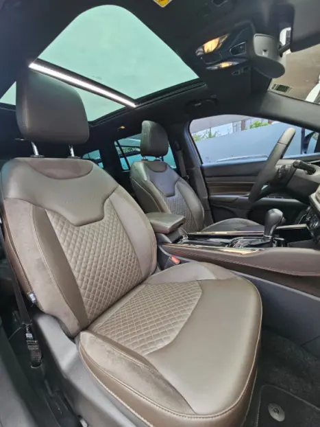 JEEP Commander 2.0 16V 4P TD380 OVERLAND TURBO DIESEL AUTOMTICO, Foto 2