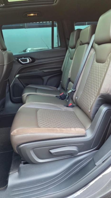 JEEP Commander 2.0 16V 4P TD380 OVERLAND 4X4 TURBO DIESEL AUTOM�TICO AT9, Foto 3