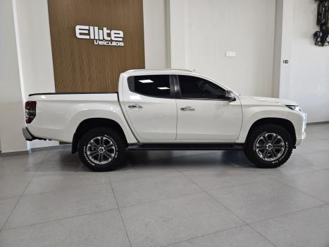 MITSUBISHI L 200 Triton 2.4 16V SPORT HPE-S 4X4 CABINE DUPLA TURBO DIESEL AUTOM�TICO, Foto 3