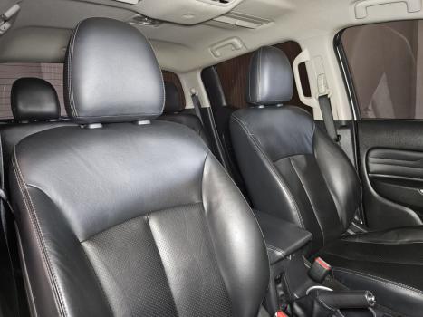 MITSUBISHI L 200 Triton 2.4 16V SPORT HPE-S 4X4 CABINE DUPLA TURBO DIESEL AUTOM�TICO, Foto 6