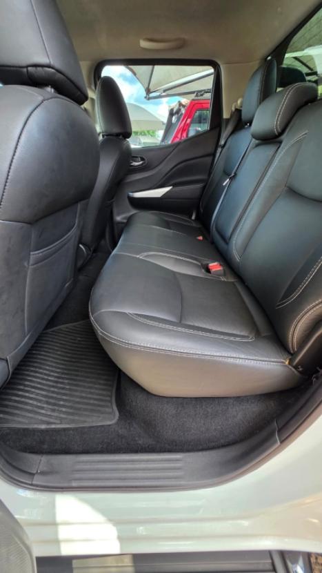 NISSAN Frontier 2.3 ATTACK CABINE DUPLA 4X4 BI-TURBO DIESEL AUTOM�TICO, Foto 3