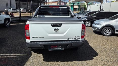 NISSAN Frontier 2.3 ATTACK CABINE DUPLA 4X4 BI-TURBO DIESEL AUTOM�TICO, Foto 4
