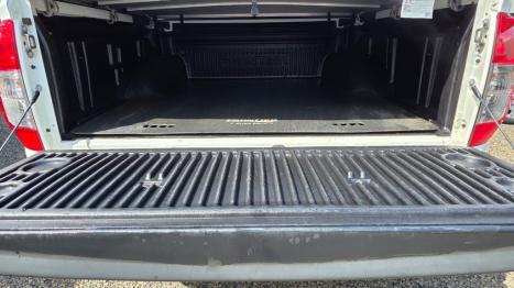 NISSAN Frontier 2.3 ATTACK CABINE DUPLA 4X4 BI-TURBO DIESEL AUTOM�TICO, Foto 5