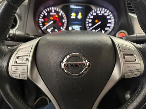 NISSAN Frontier 2.3 16V SE 4X4 CABINE DUPLA BI-TURBO DIESEL AUTOM�TICO, Foto 9