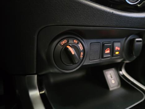 NISSAN Frontier 2.3 16V LE 4X4 CABINE DUPLA BI-TURBO DIESEL AUTOM�TICO, Foto 17