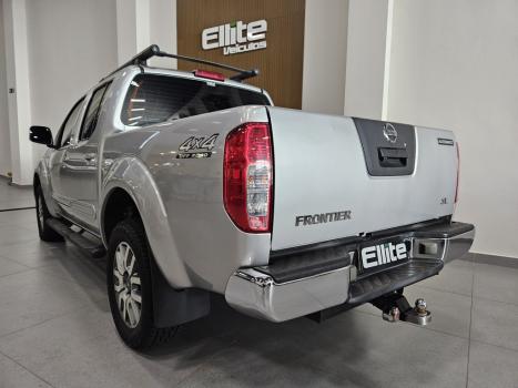 NISSAN Frontier 2.5 SL 4X4 TURBO DIESEL CABINE DUPLA AUTOM�TICO, Foto 2