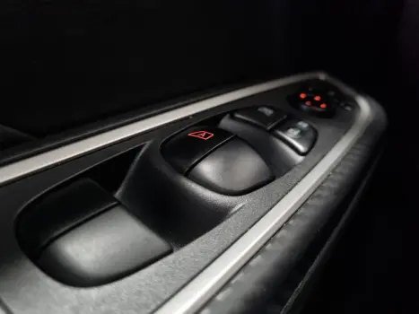 NISSAN Versa Sedan 1.6 16V 4P FLEX EXCLUSIVE XTRONIC AUTOM�TICO CVT, Foto 9