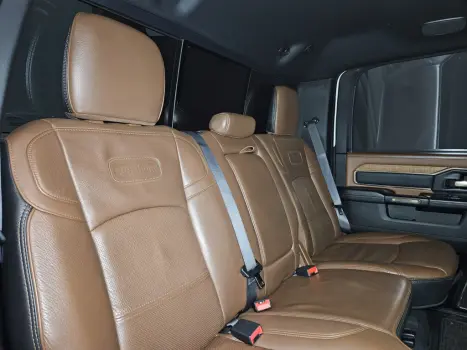 RAM 3500 6.7 I6 LIMITED LONG HORN CABINE DUPLA 4X4 TURBO DIESEL AUTOM�TICO, Foto 5